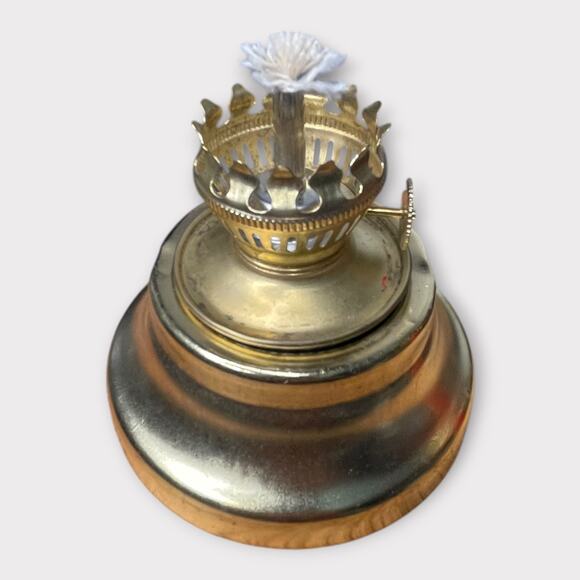 1979 Red & Brass Kerosene Lantern Indoor Outdoor NOS Holiday Christmas Décor - Picture 12 of 13